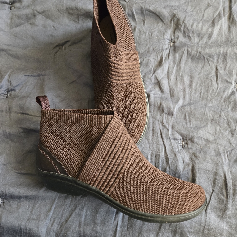 Clarks Womens Sashlyn Pull On Dressy Ankle Boots Sz 6.5